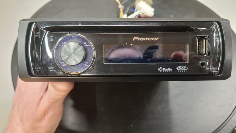 Brukt! Pioneer DEH-P5100UB CD, USB, AUX, 3x linjeutganger 